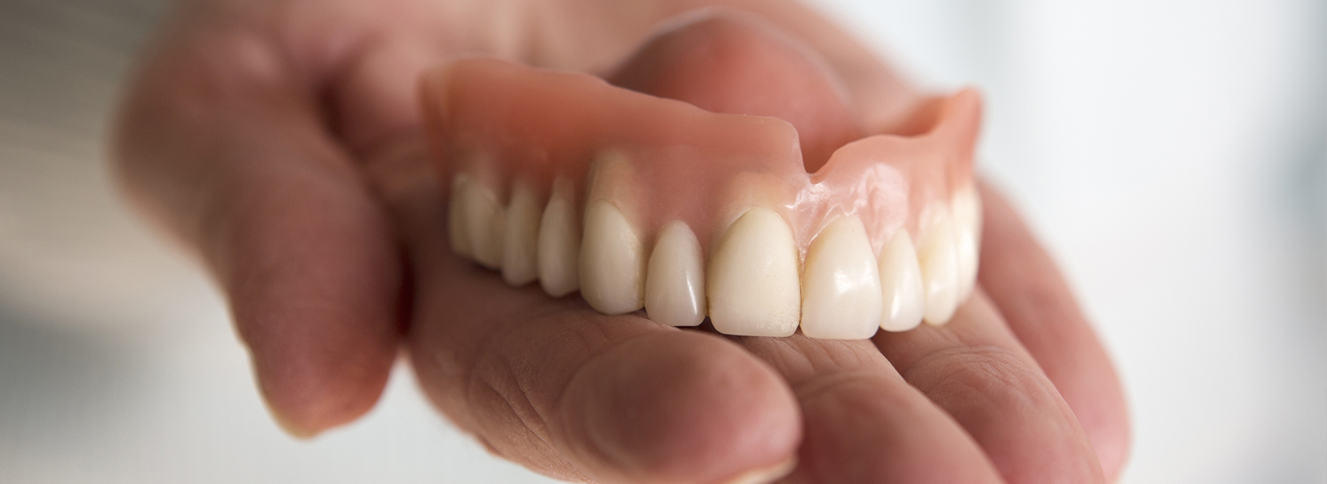 Corey J. Walther, DDS   Associates | Dentures, Extractions and Periodontal Treatment